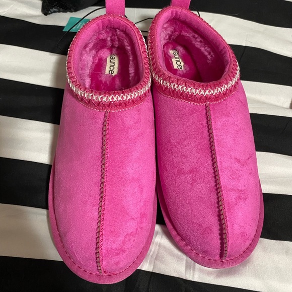 Maurices Shoes - Maurices Bright Hot Pink Kids Slip-On Slippers